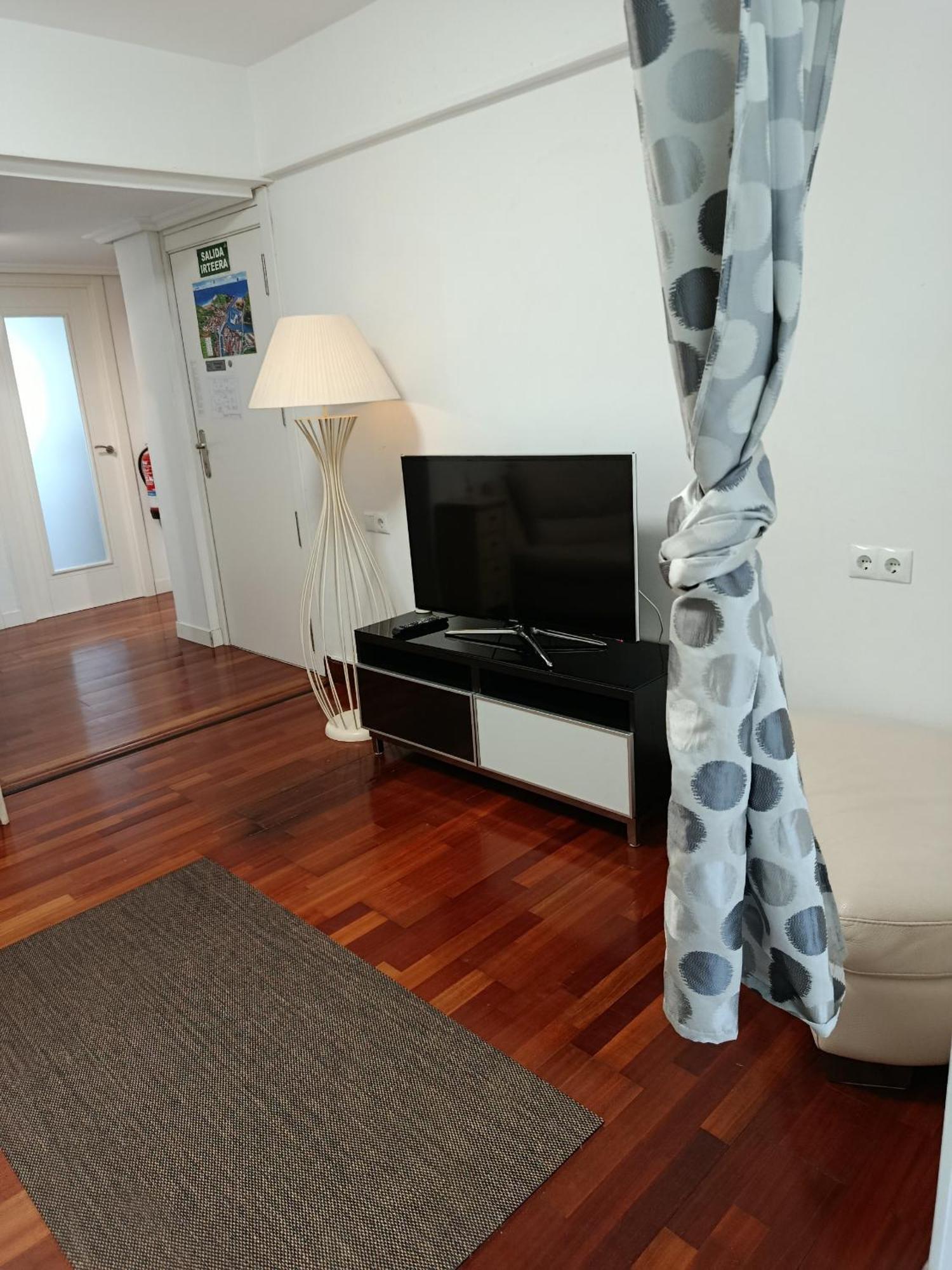 Apartamento Danae Centro Zumaia Bagian luar foto